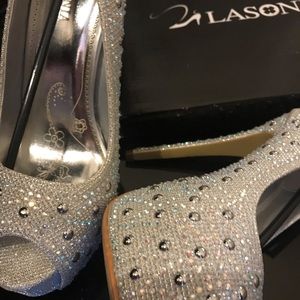 Ladies open toe baddie 3 inch heel silver